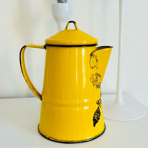 Vintage Farmhouse Enamel Kettle - Picture 3 of 10